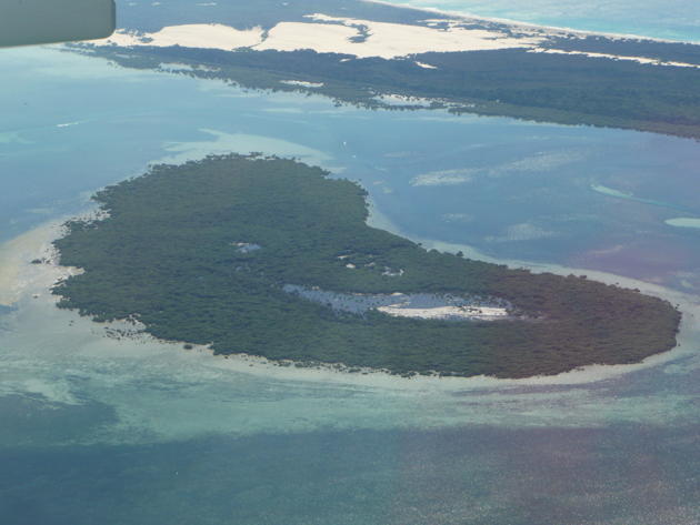 Sembilan Pulau Indah Berbentuk Hati