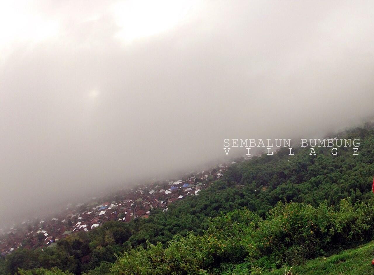 Melarikan diri ke atas bukit dan ke dasar laut di Lombok Timur