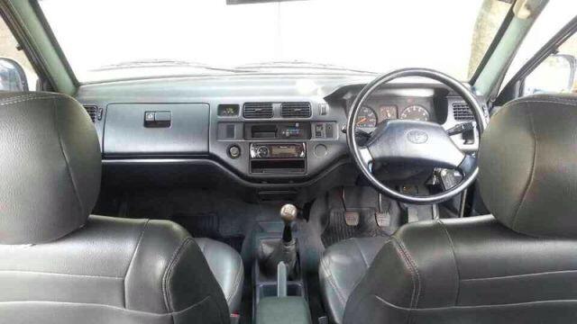 Toyota Kijang Kapsul SGX Hitam 1997