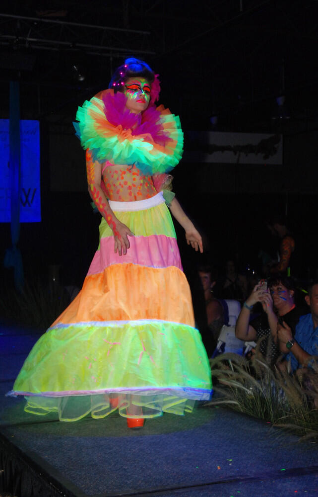 Fashion opo maneh iki ??? fashion lain dari yang lain!