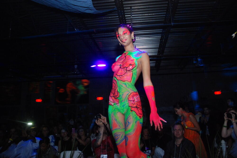 Fashion opo maneh iki ??? fashion lain dari yang lain!