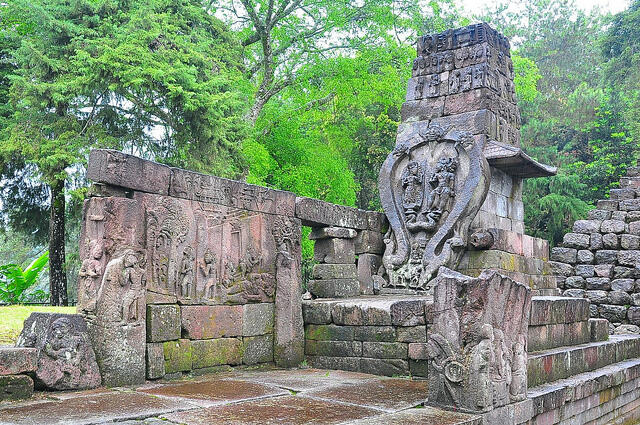Uji Keperawanan Dan Kesetiaan Istri Di Candi Sukuh Gunung Lawu
