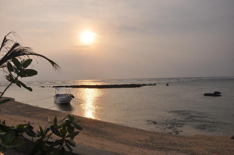 Sudahkah Anda Kunjungi Pantai Ujunggenteng???