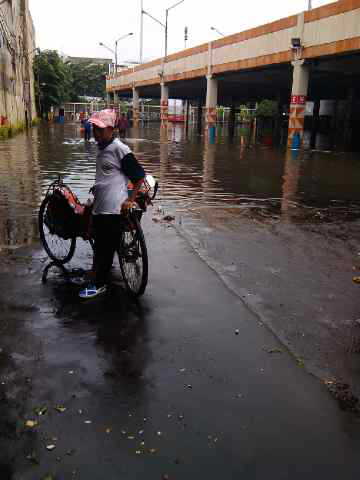 didaerah agan masih ada becak gag???