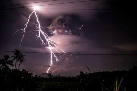 Foto-Foto Letusan Dahsyat Gunung Kelud
