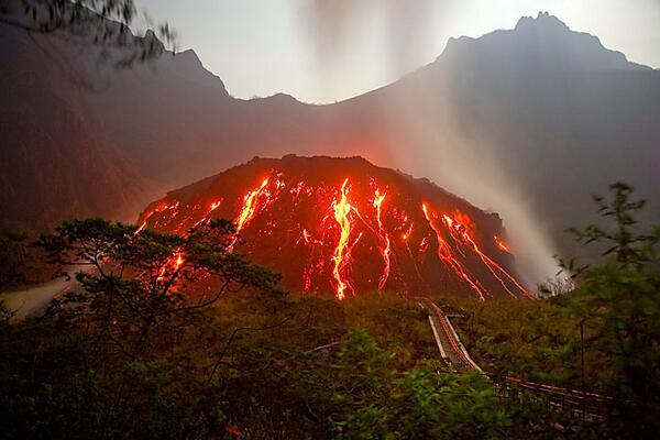 Erupsi Gunung Kelud dalam Foto 13/2/14 22.50WIB