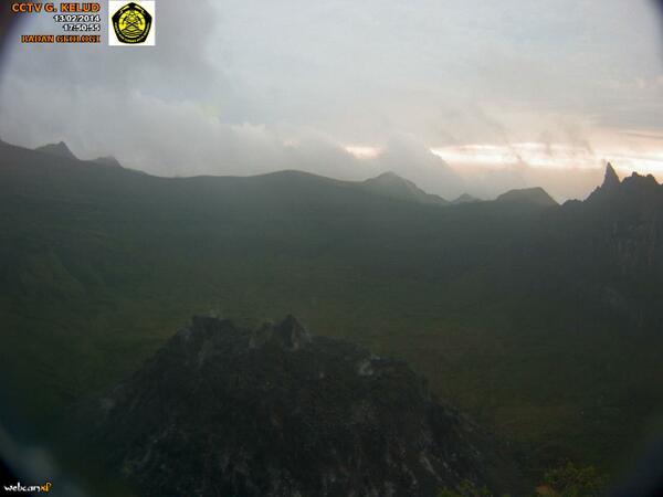 Erupsi Gunung Kelud dalam Foto 13/2/14 22.50WIB