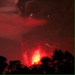 Erupsi Gunung Kelud dalam Foto 13/2/14 22.50WIB