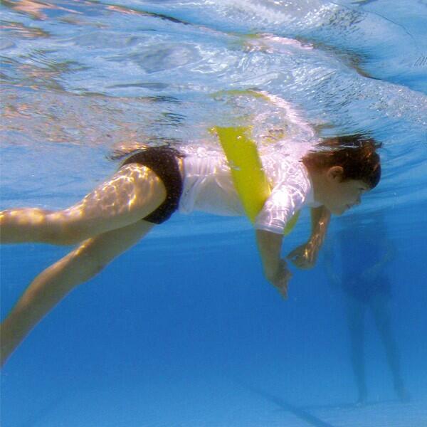 WaTeR NoOdLe FLEXIBLE FoAm flotador For SwimMinG ; PeLaMpUnG BERENANG BuSa ORIGINAL
