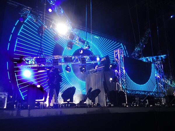 Bagi yg suka DJAKARTA WAREHOUSE PROJECT masuk gan!!