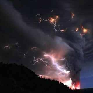 Share Foto-Foto LETUSAN GUNUNG KELUD DISINI ! 