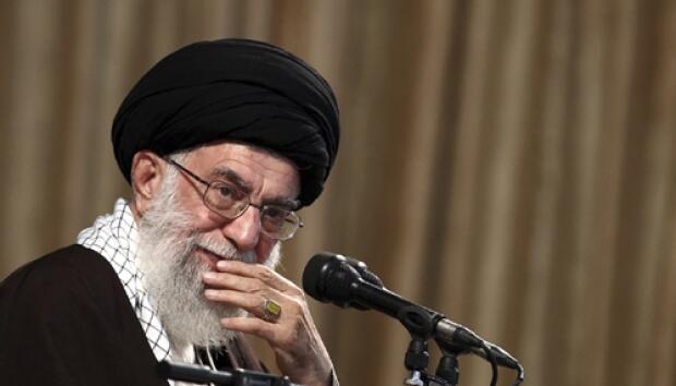 Ali Khamenei Ajak Mahasiswa Siapkan 'Perang Cyber'