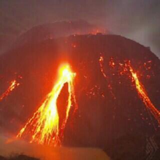 Gunung Kelud Meletus