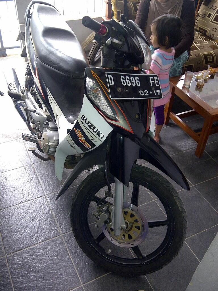 Terjual Suzuki Smash Revo Sr Cw Putih Hitam 2007 Kodya Bandung Kaskus