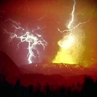 (HOT) Akhirnya Kelud meletus gan