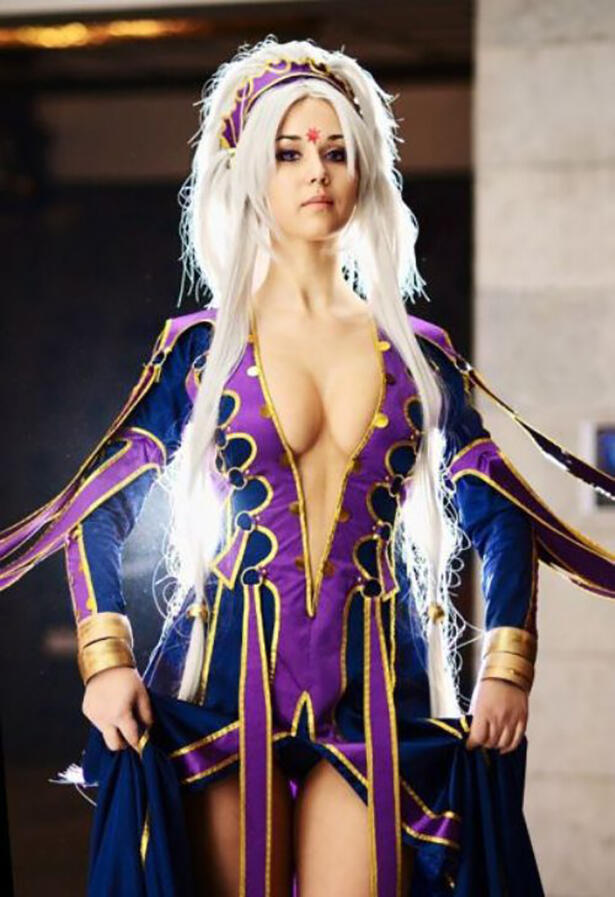 Adakah yang Special dari Gadis-Gadis Cosplay ini ???? ( Adem gan )