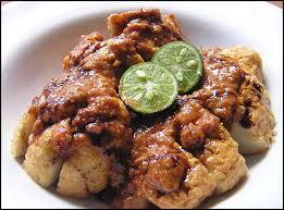 Macam-Macam Makanan Indonesia yang di campuri bumbu kacang