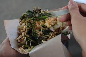 Macam-Macam Makanan Indonesia yang di campuri bumbu kacang