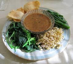 Macam-Macam Makanan Indonesia yang di campuri bumbu kacang