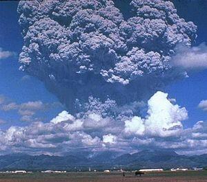 Mengenal Gunung Kelud , yang lagi meletus, Waspada !!!!!!!!!!!!