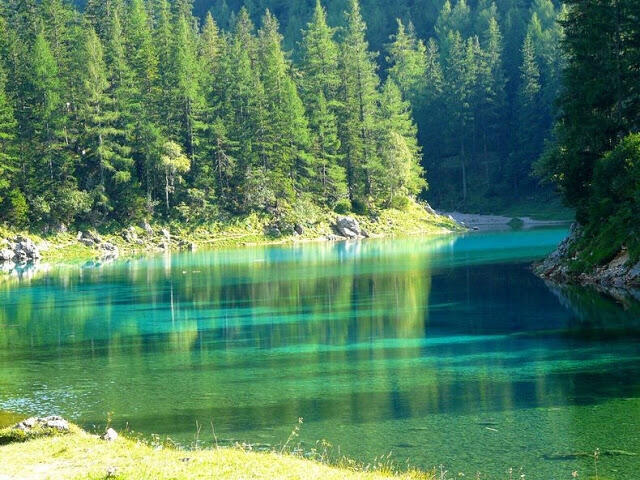 &#91;Ajaib&#93; Tempat Rekreasi Taman Bawah Air Green Lake, Austria