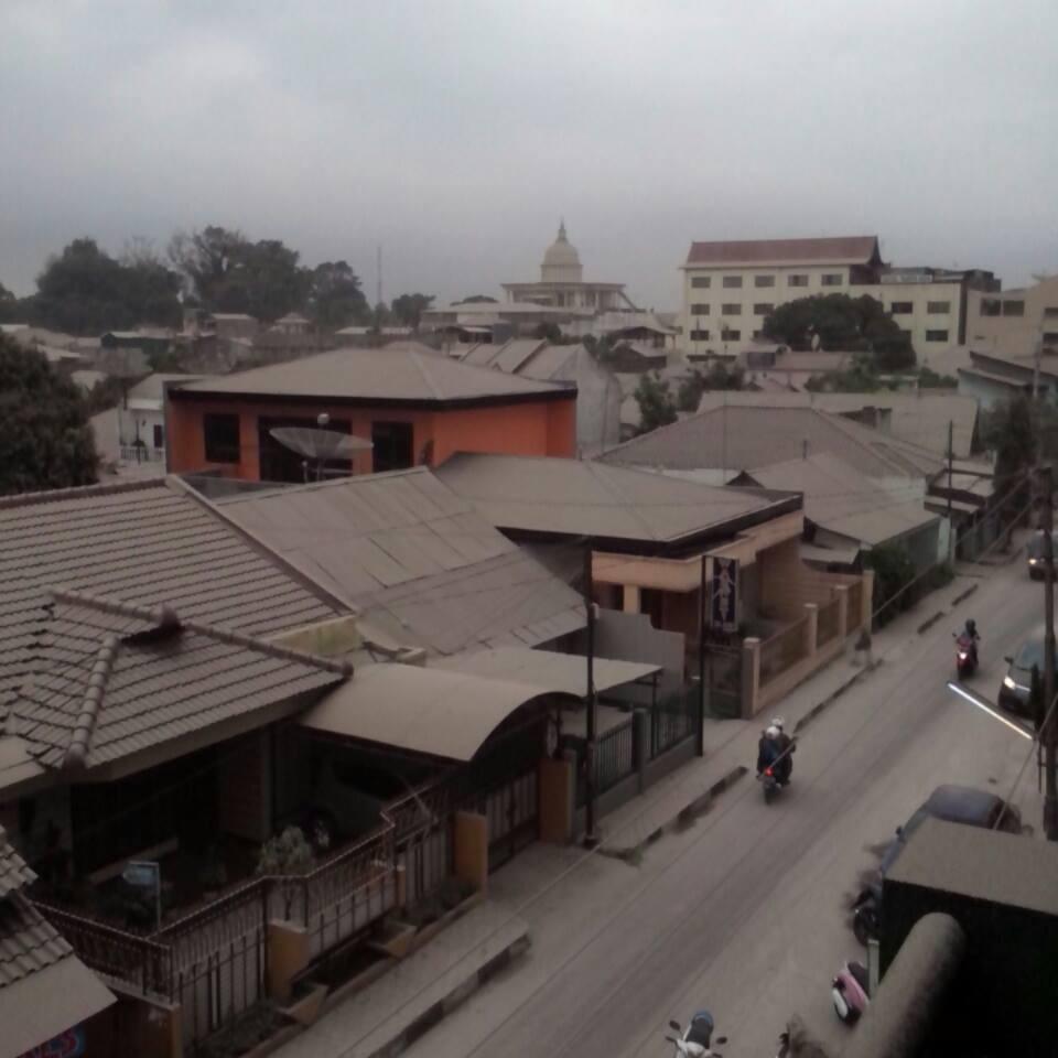 Hujan Abu Gunung Kelut