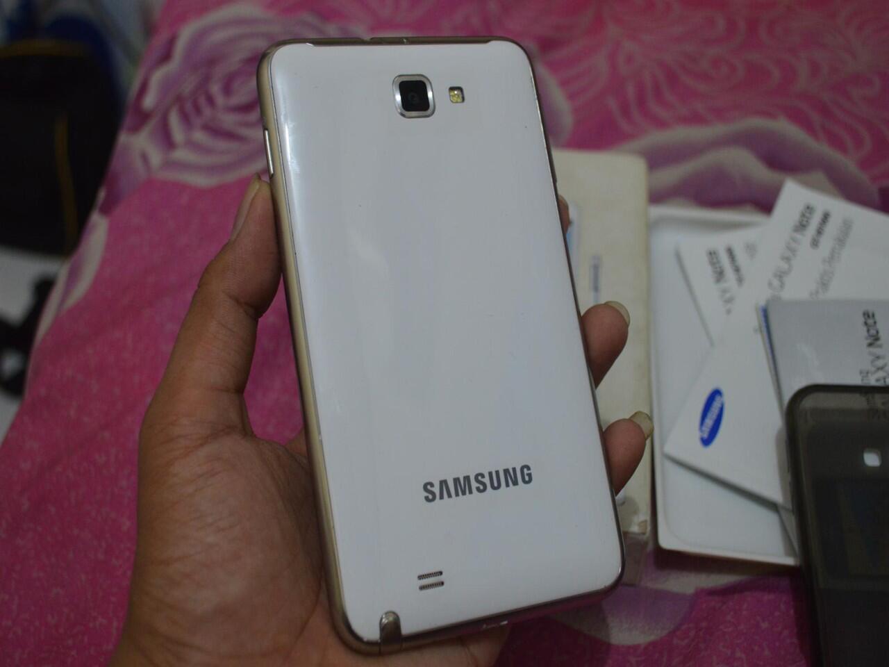 Jual cepat Samsung Galaxy Note 1 N7000 putih monggo mampir gan....