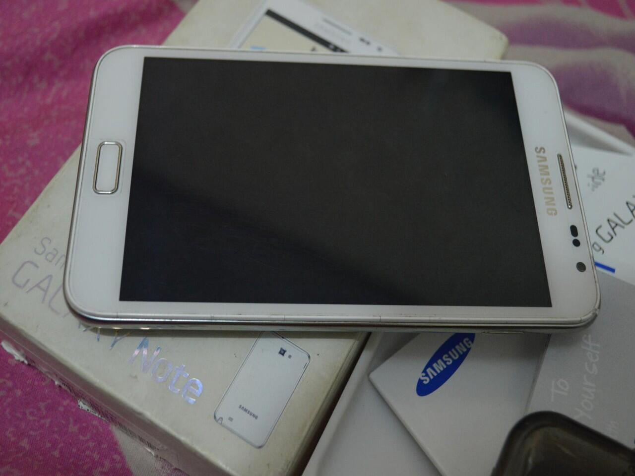 Jual cepat Samsung Galaxy Note 1 N7000 putih monggo mampir gan....