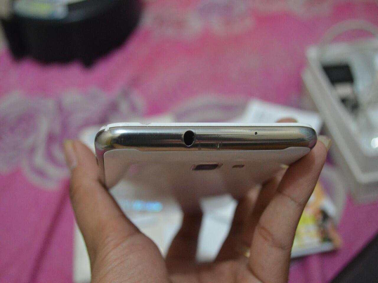 Jual cepat Samsung Galaxy Note 1 N7000 putih monggo mampir gan....