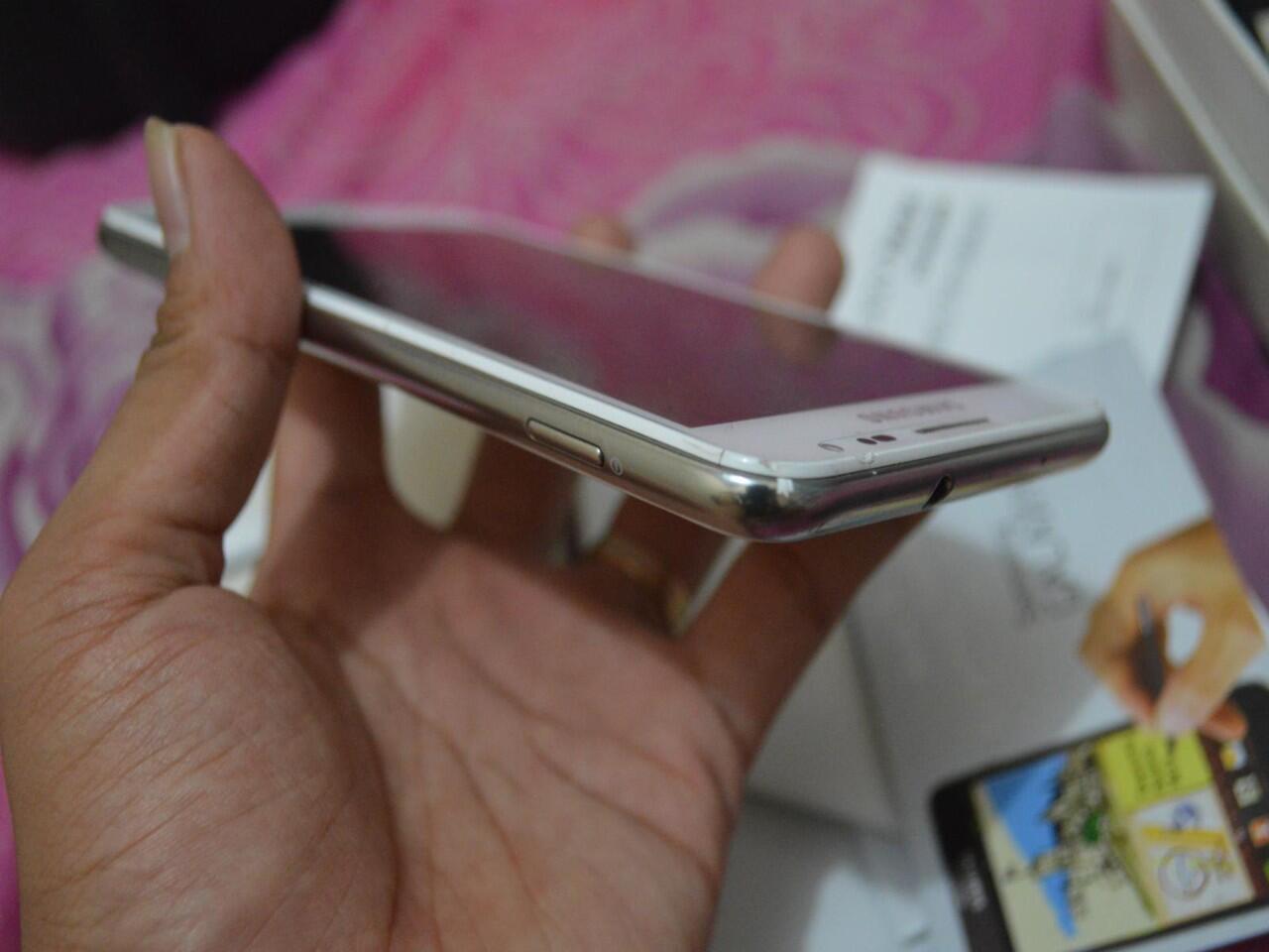 Jual cepat Samsung Galaxy Note 1 N7000 putih monggo mampir gan....
