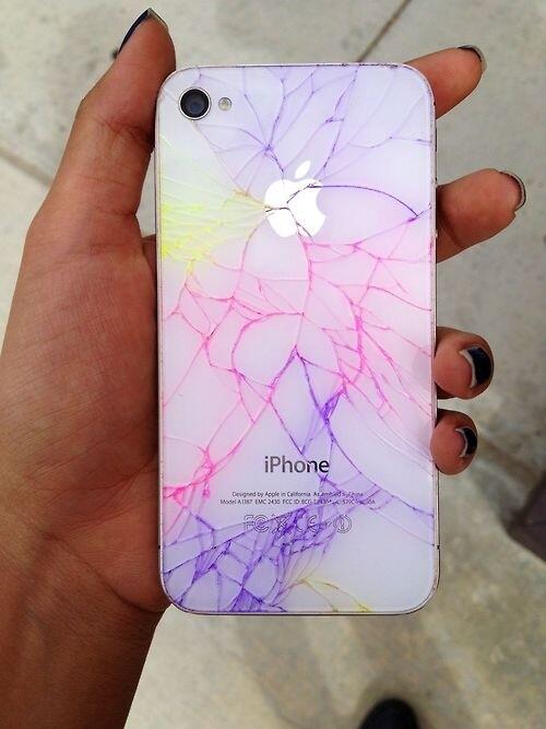Tren Cracked Iphone yang mewabah didunia bagin barat