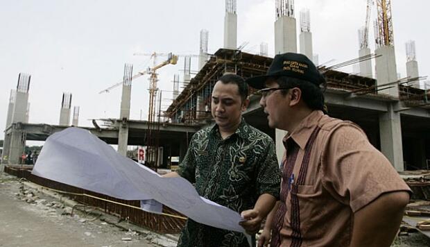 ( Lho Kok Bisa ?? ) Pedagang Pasar Turi Surabaya Gugat Wali Kota Risma