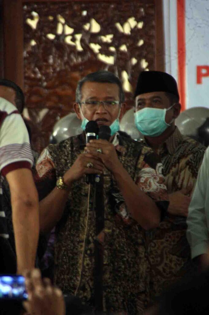 HONORER K1 KAB. NGANJUK MELANJUTKAN AKSI BERMALAM DIPENDOPO KABUPATEN