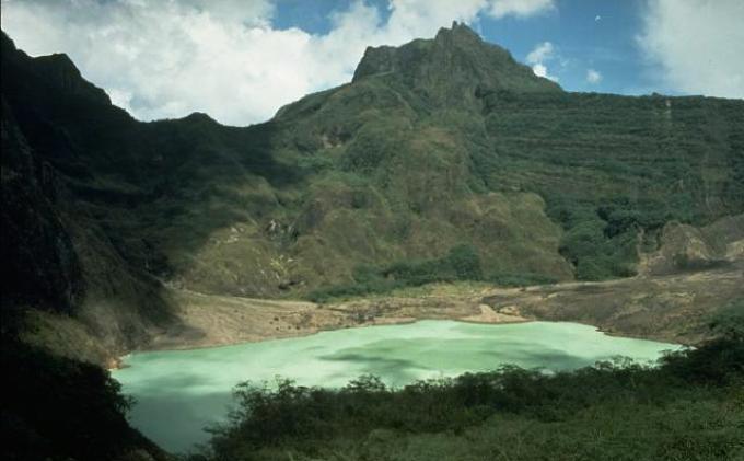 Ular-Harimau Turun Sebelum Gunung Kelud Meletus
