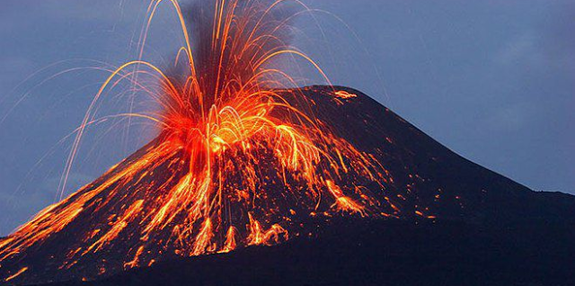 Mengapa Terjadi Petir Saat Gunung Meletus ?