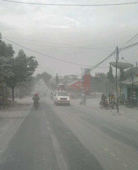 Kumpulan Foto Ini Jadi Saksi 'Amarah' Gunung Kelud. Cek gan #PrayForKelud