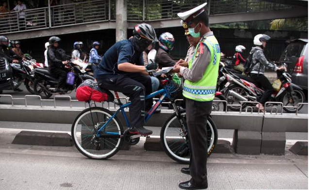&#91; Aneh tapi Nyata&#93; Sepeda kena tilang Polisi gan