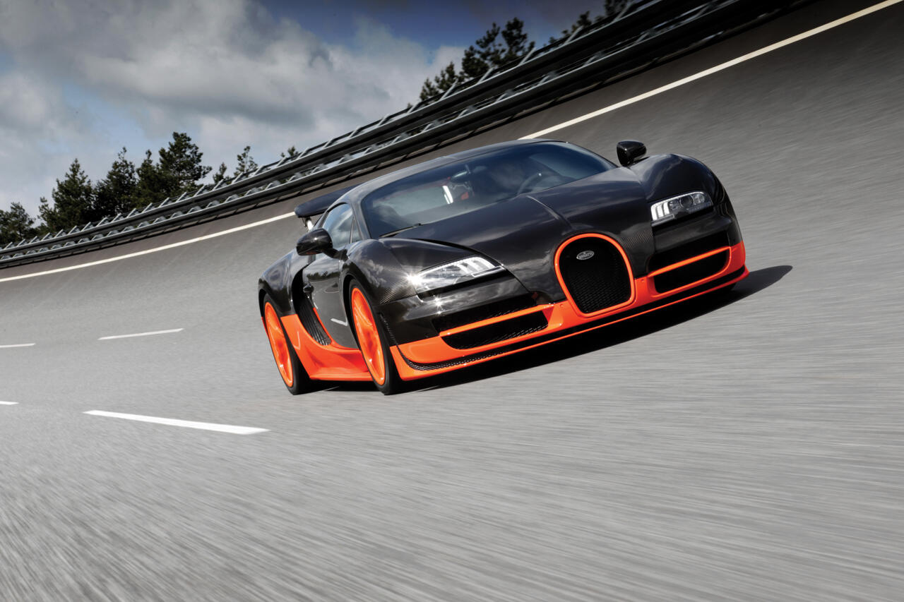 AMAZING gan, James mampu mengendarai mobil Bugatti Super Sport Speed 417,6 km/jam