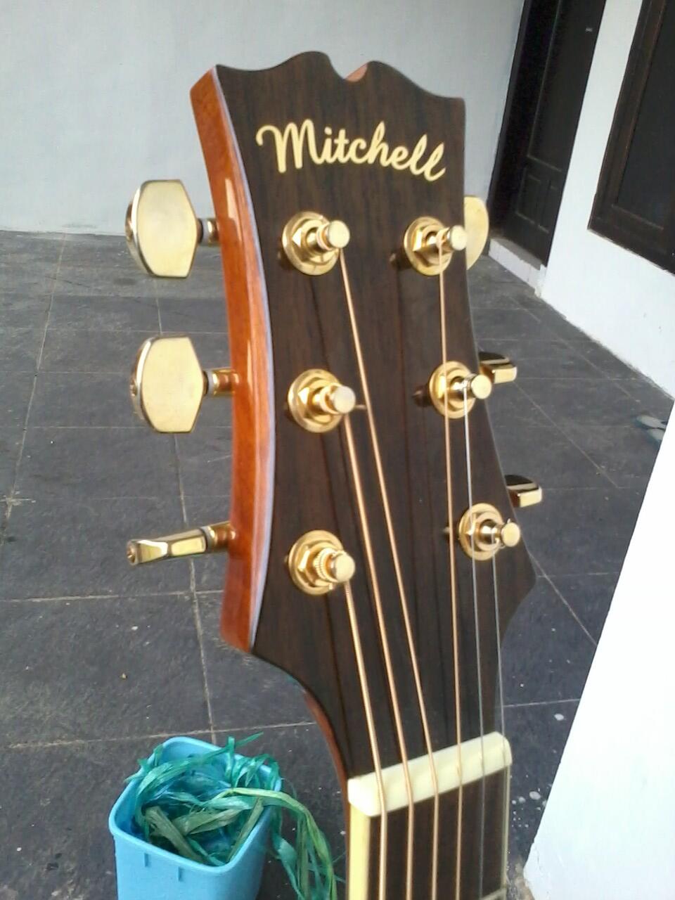 Terjual gitar akustik mitchell MD300S Original Usa  KASKUS