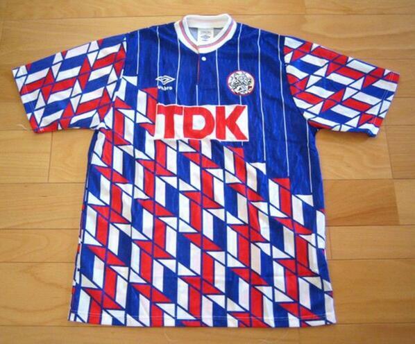 Jersey Klub Bola dgn Desain Absurd! Klub agan ada ga?