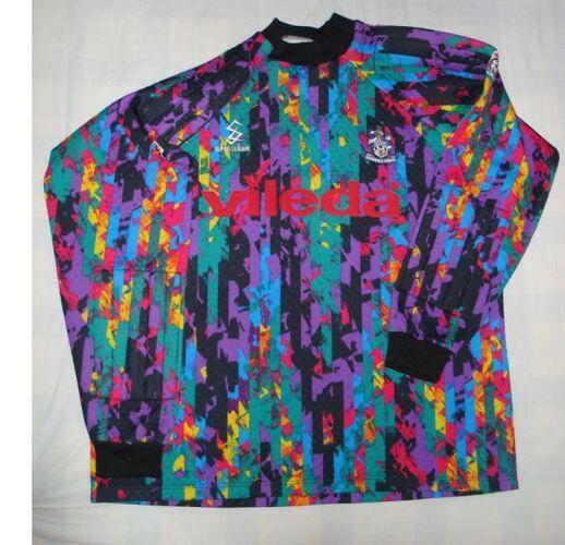 Jersey Klub Bola dgn Desain Absurd! Klub agan ada ga?
