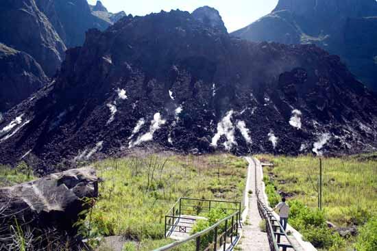 10 Cerita Misteri Yang Ada di Gunung Kelud,Ada Legenda Penghianatan Cinta Dn Bidadari