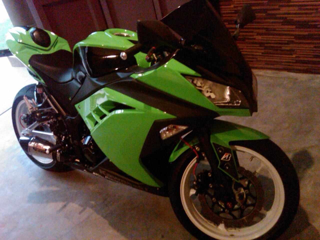 Kawasaki Ninja 250 серебристый