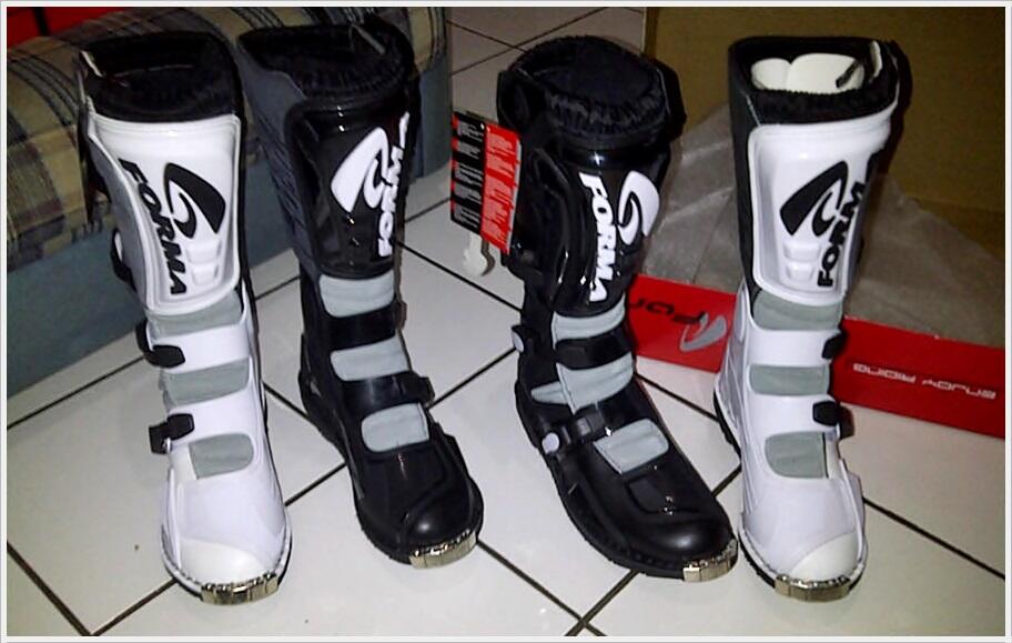 Terjual BANDUNG  SEPATU  RIDING  MOTOCROSS FORMA BOOTS  