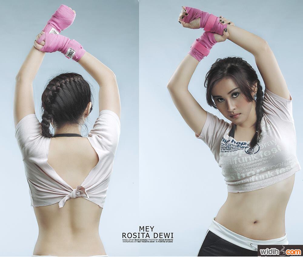 (Indonesia Model) Rosita Dewi