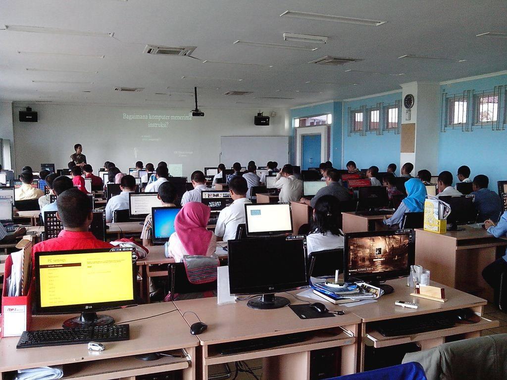 ente mau kuliah gan? ini ane kasih saran "Jurusan kuliah yg mudah dapat pekerjaan"