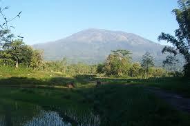 5 Gunung Paling Angker di Indonesia (HOT++)