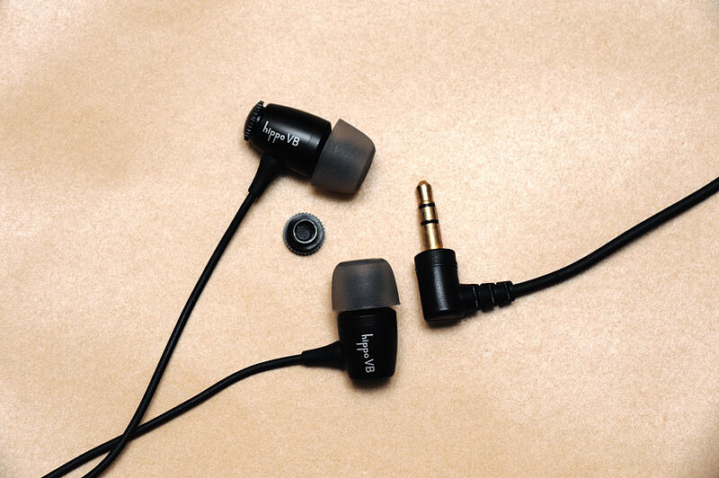 (( TIPS MERAWAT EARPHONE KAMU BIAR AWET DAN GA CEPET RUSAK ))