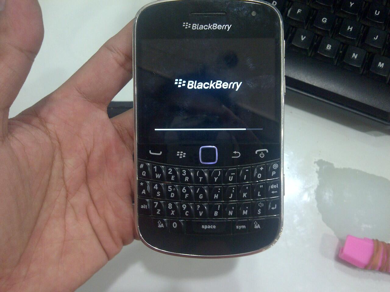 Jasa disable built in media storage Blackberry yg loading stuck 75% disini solusinya.