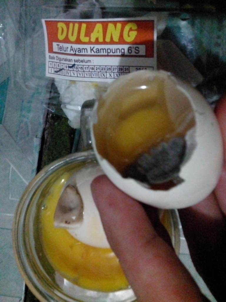 Hati-hati ada telur berjamur di mini market!